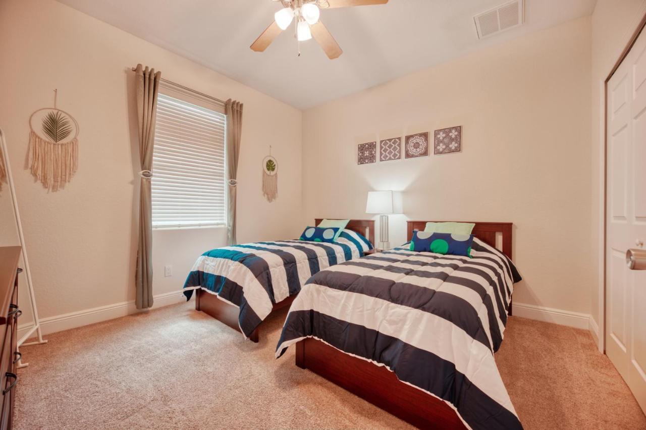 Villa Holiday Sunrise Cape Coral Exterior photo