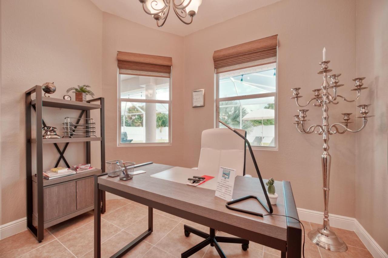 Villa Holiday Sunrise Cape Coral Exterior photo