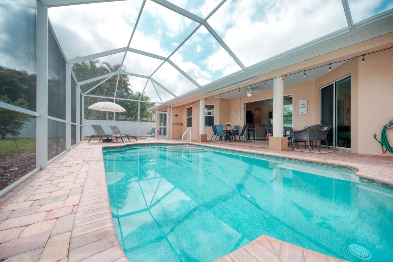 Villa Holiday Sunrise Cape Coral Exterior photo