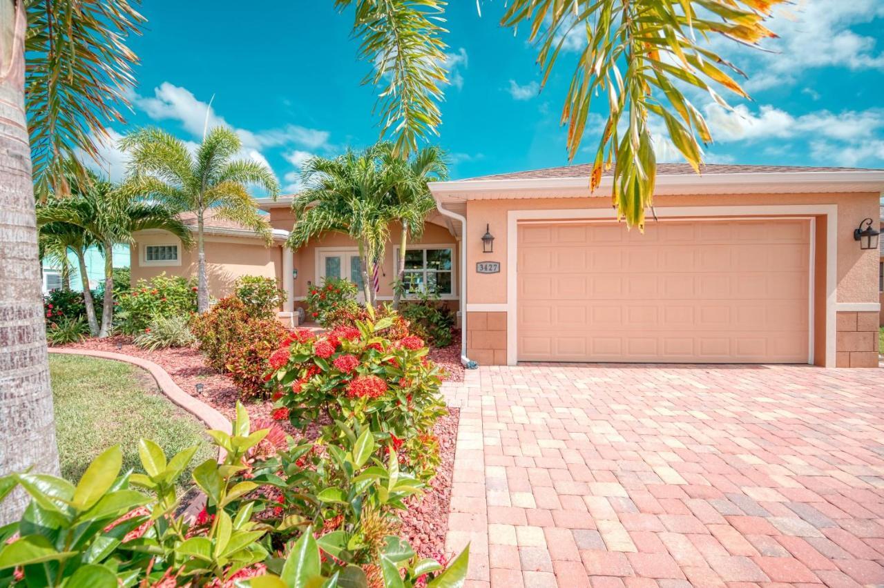 Villa Holiday Sunrise Cape Coral Exterior photo