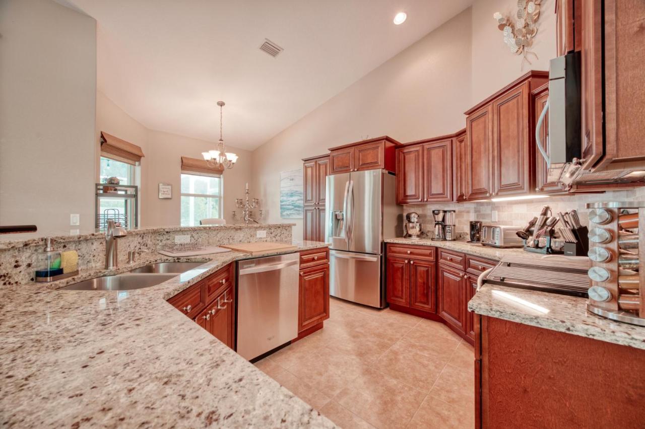 Villa Holiday Sunrise Cape Coral Exterior photo