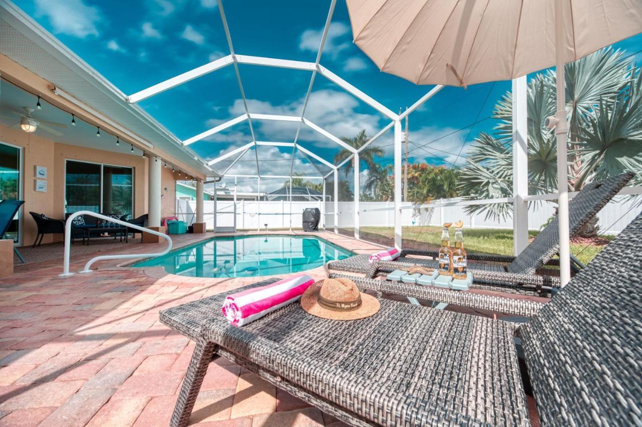 Villa Holiday Sunrise Cape Coral Exterior photo