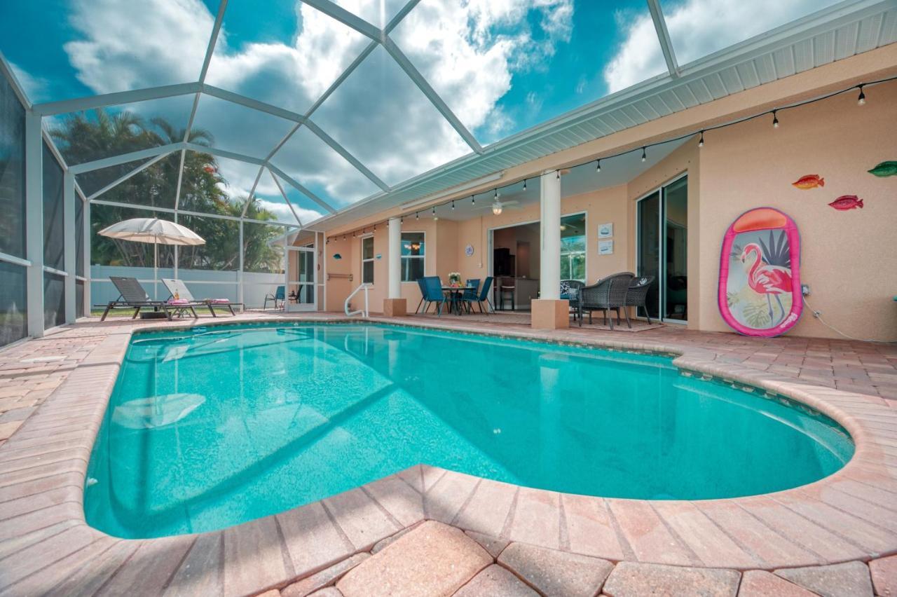 Villa Holiday Sunrise Cape Coral Exterior photo