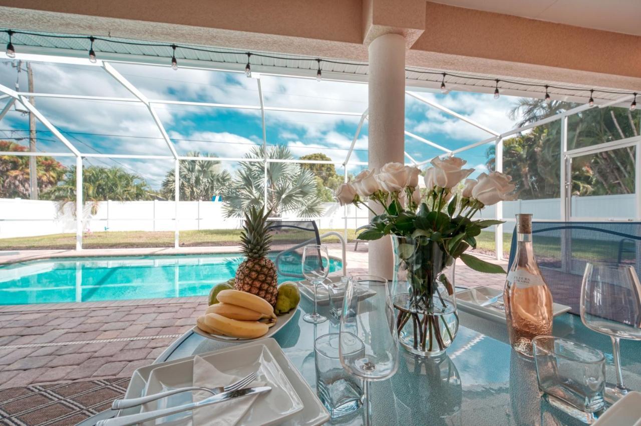 Villa Holiday Sunrise Cape Coral Exterior photo