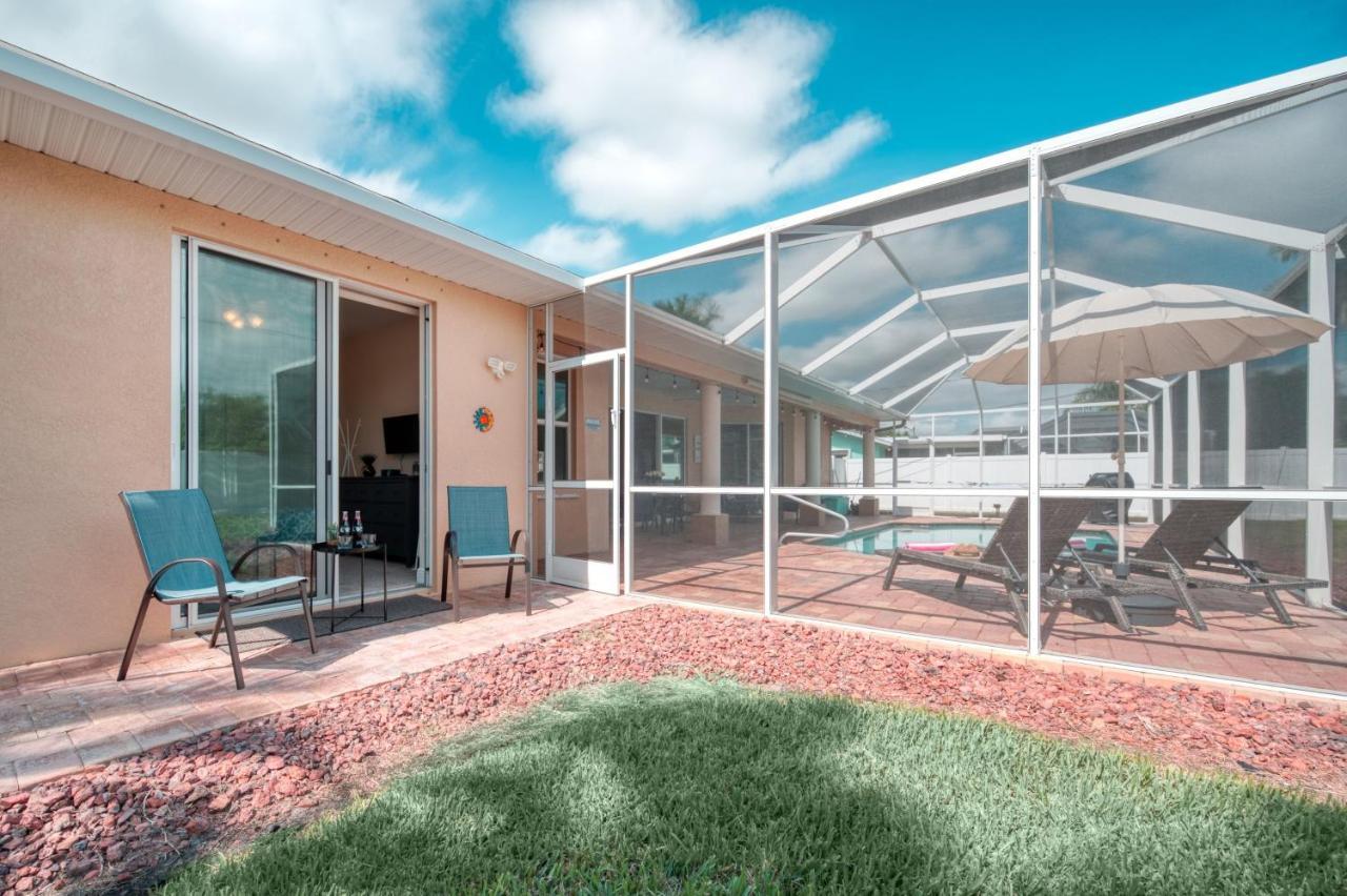 Villa Holiday Sunrise Cape Coral Exterior photo