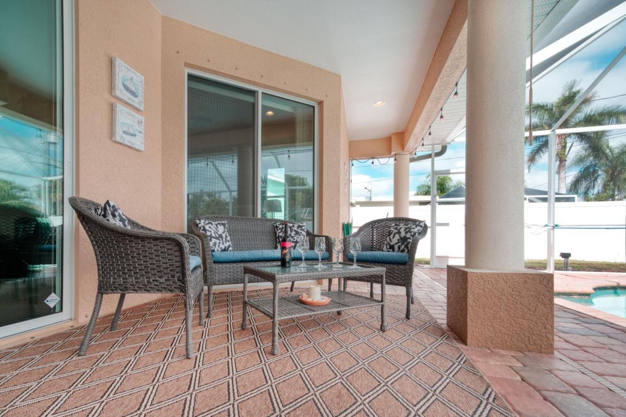 Villa Holiday Sunrise Cape Coral Exterior photo