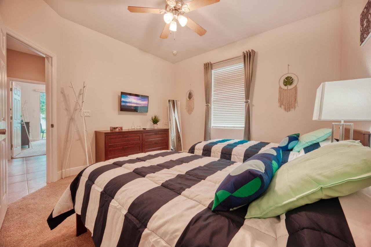 Villa Holiday Sunrise Cape Coral Exterior photo