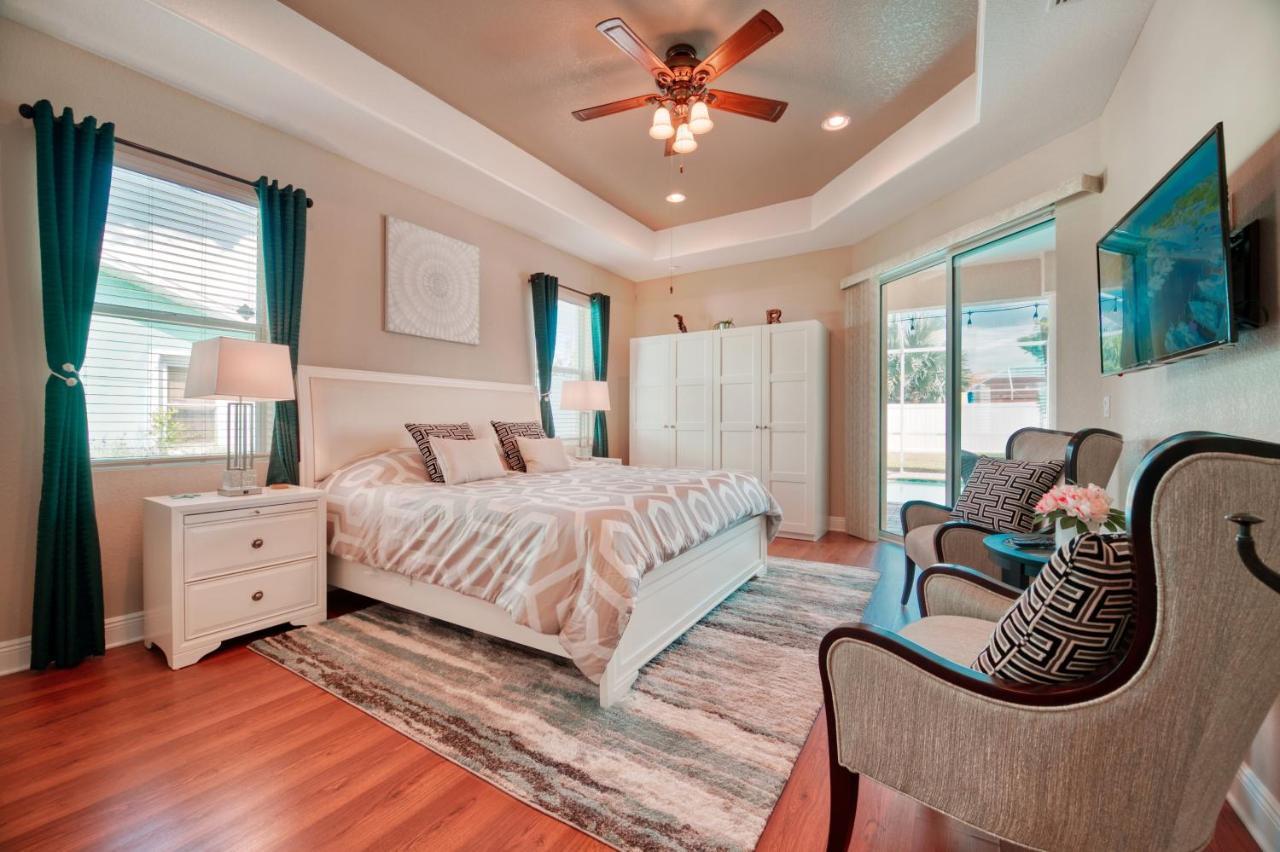 Villa Holiday Sunrise Cape Coral Exterior photo