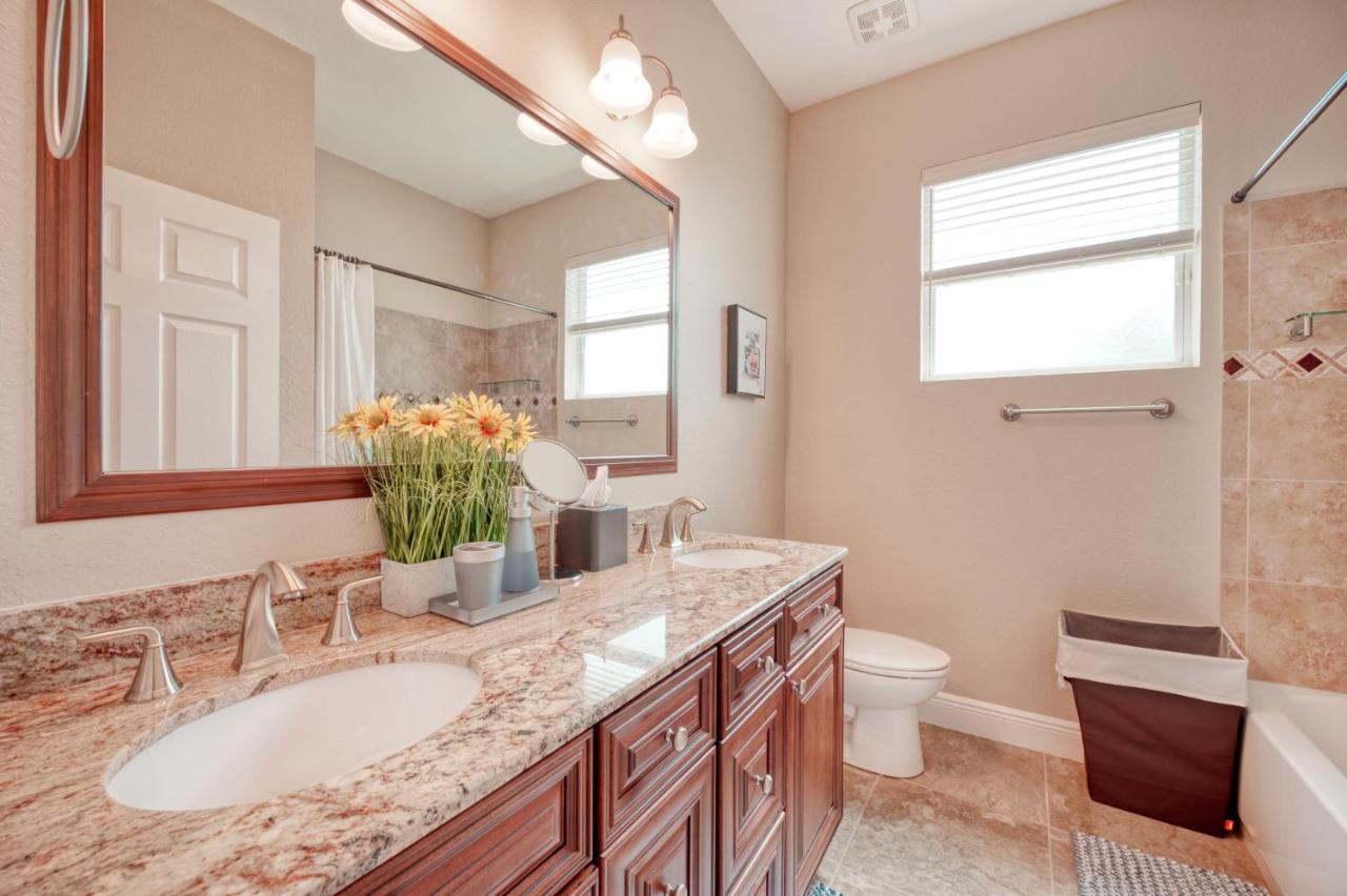 Villa Holiday Sunrise Cape Coral Exterior photo