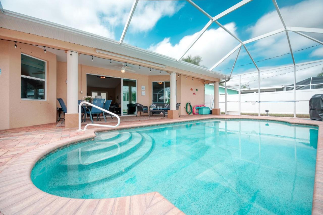 Villa Holiday Sunrise Cape Coral Exterior photo